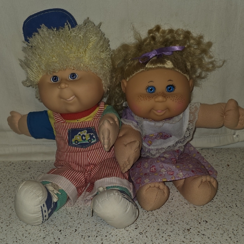 Hasbro Blue and Purple Dolls Set